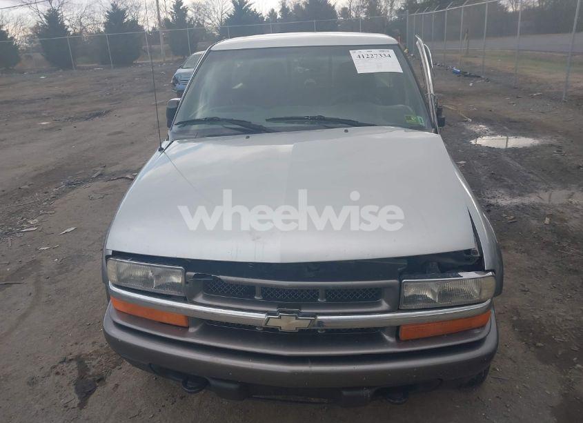 Photo 12 of 1999 Chevrolet S-10 LS (VIN 1GCCT14W6X8100432)