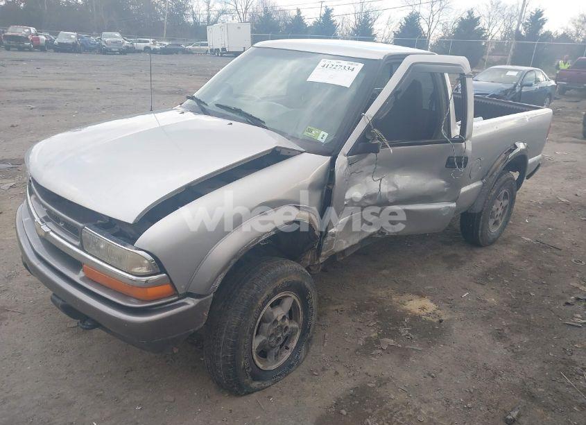 Photo 2 of 1999 Chevrolet S-10 LS (VIN 1GCCT14W6X8100432)
