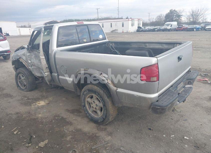 Photo 3 of 1999 Chevrolet S-10 LS (VIN 1GCCT14W6X8100432)