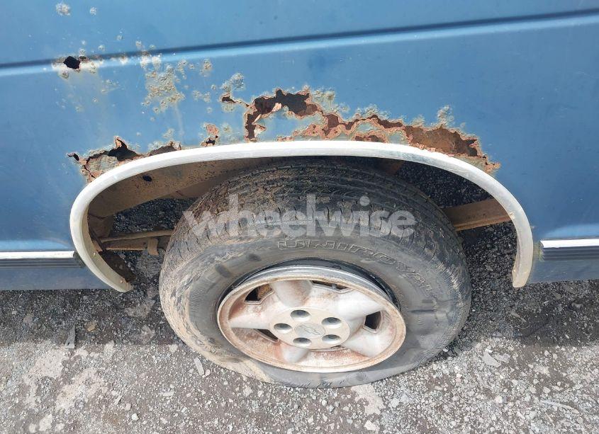 Photo 12 of 1993 Chevrolet S TRUCK S10 (VIN 1GCCT14Z1P0158800)