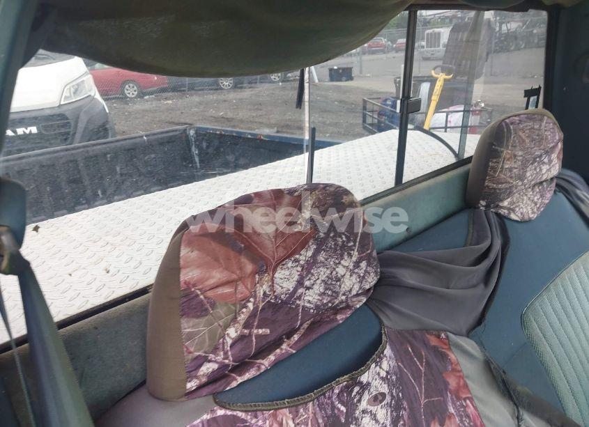 Photo 8 of 1993 Chevrolet S TRUCK S10 (VIN 1GCCT14Z1P0158800)