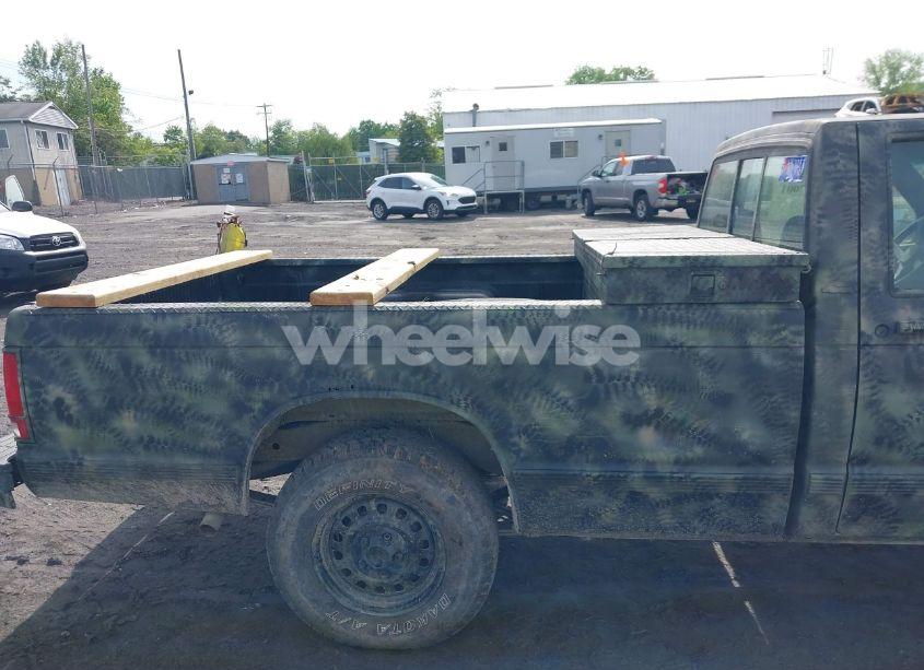 Photo 8 of 1993 Chevrolet S TRUCK S10 (VIN 1GCCT14Z4P8194501)