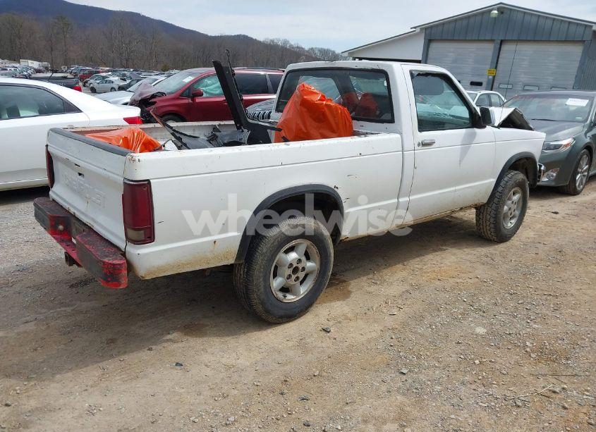 Photo 4 of 1989 Chevrolet S TRUCK S10 (VIN 1GCCT14Z6K2132089)