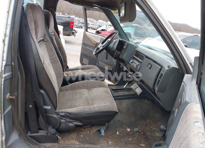 Photo 5 of 1989 Chevrolet S TRUCK S10 (VIN 1GCCT14Z6K2132089)