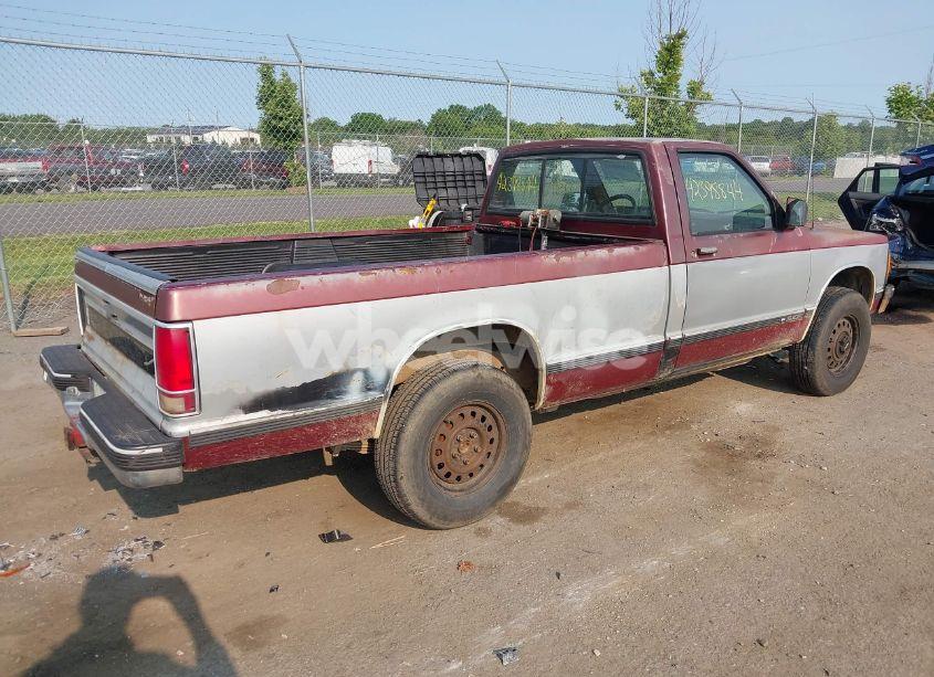 Photo 4 of 1991 Chevrolet S TRUCK S10 (VIN 1GCCT14Z8M2124708)