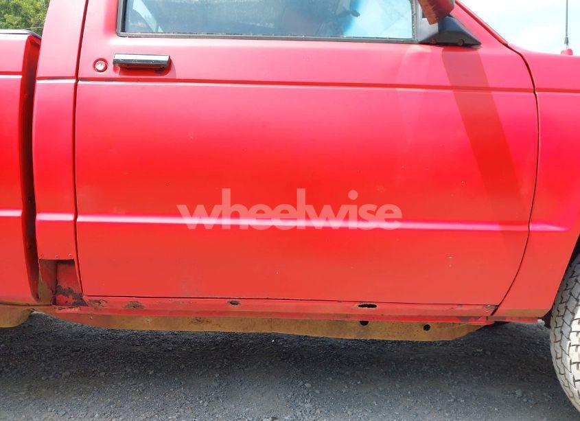 Photo 13 of 1992 Chevrolet S TRUCK S10 (VIN 1GCCT14ZXN8174072)