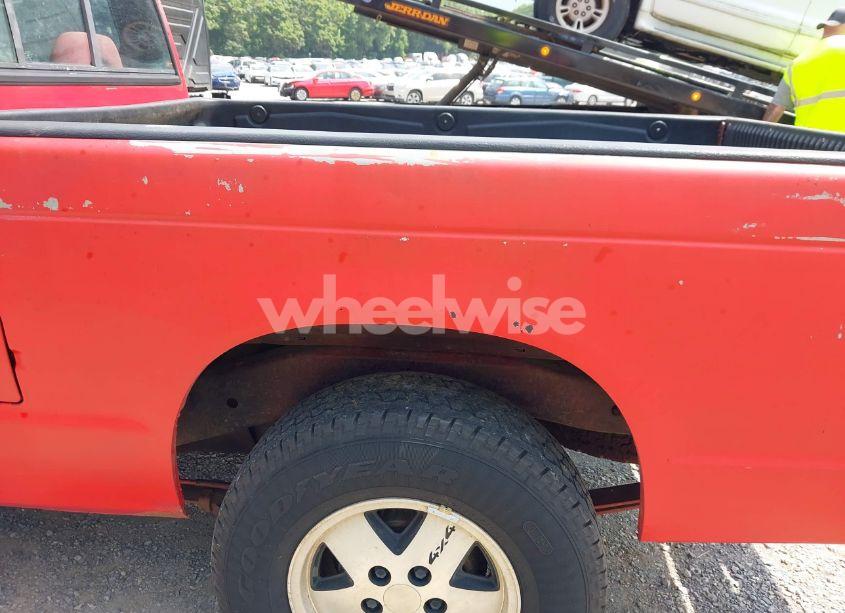 Photo 16 of 1992 Chevrolet S TRUCK S10 (VIN 1GCCT14ZXN8174072)