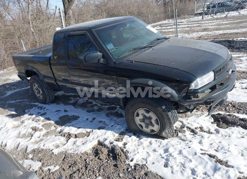 2000 Chevrolet S-10 LS (VIN 1GCCT19W2Y8160914) main photo