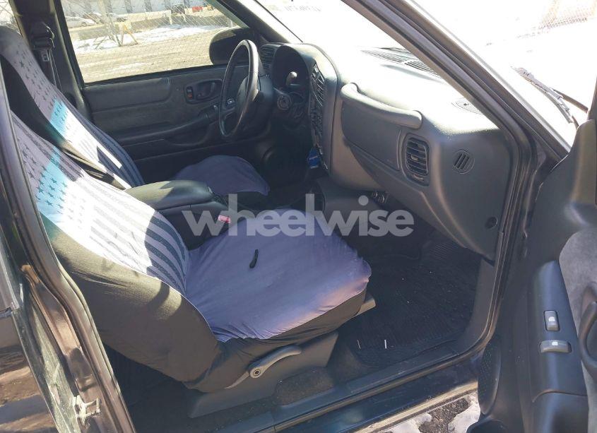 Photo 5 of 2000 Chevrolet S-10 LS (VIN 1GCCT19W2Y8160914)