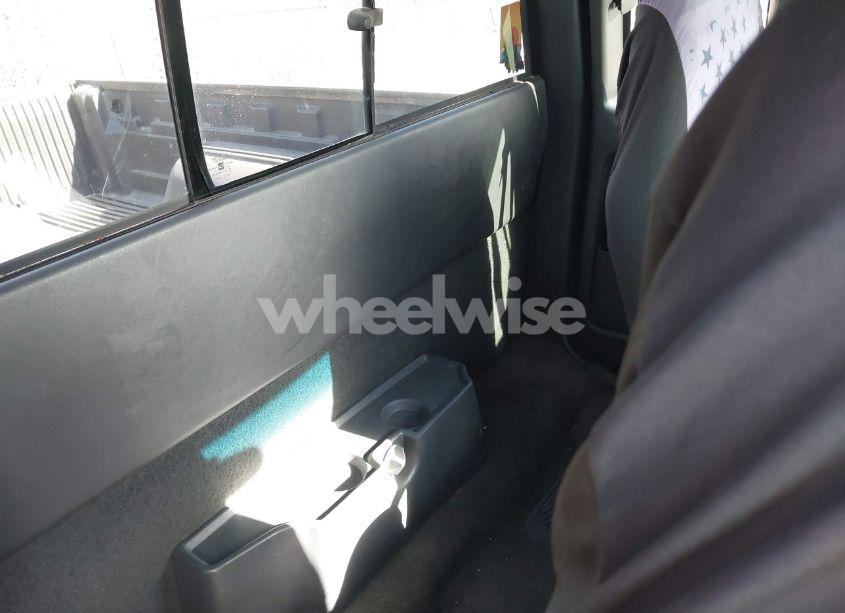 Photo 8 of 2000 Chevrolet S-10 LS (VIN 1GCCT19W2Y8160914)