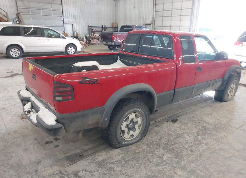 Photo 4 of 2000 Chevrolet S-10 LS (VIN 1GCCT19W2Y8282768)