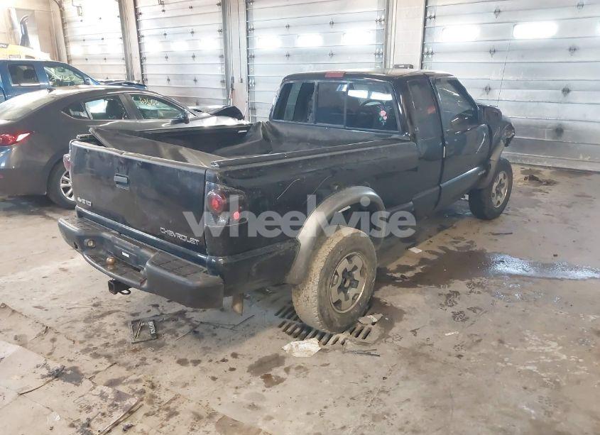 Photo 4 of 2002 Chevrolet S-10 LS (VIN 1GCCT19W328189054)