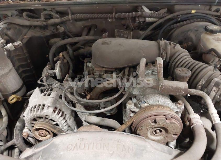 Photo 10 of 2000 Chevrolet S-10 LS (VIN 1GCCT19W3Y8241792)