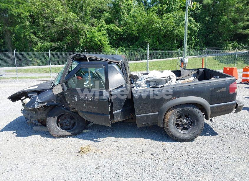 Photo 14 of 2001 Chevrolet S-10 LS (VIN 1GCCT19W518146365)