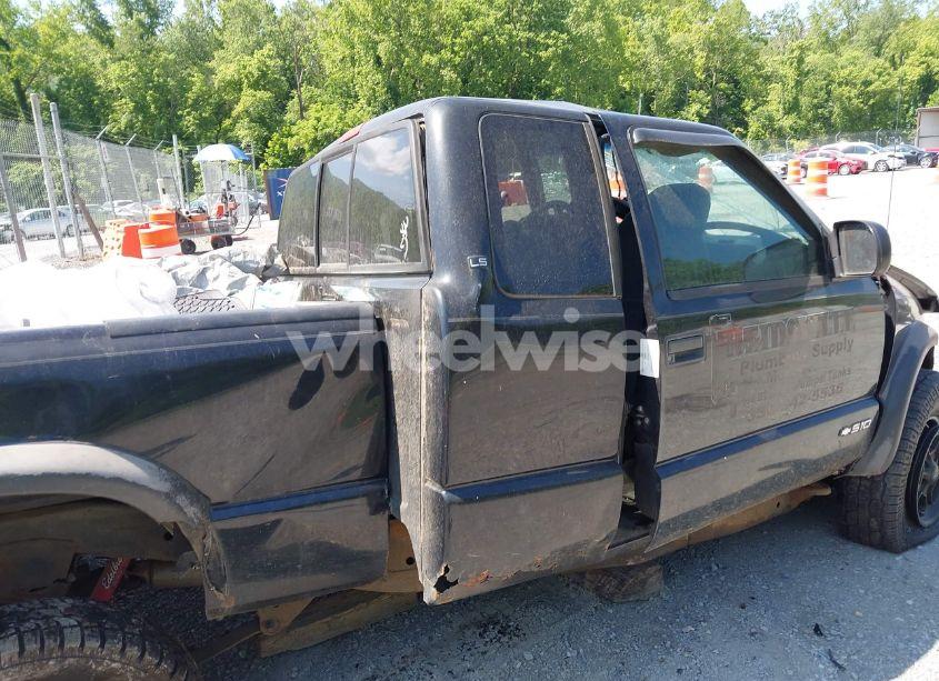 Photo 19 of 2001 Chevrolet S-10 LS (VIN 1GCCT19W518146365)