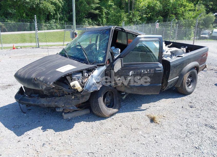 Photo 2 of 2001 Chevrolet S-10 LS (VIN 1GCCT19W518146365)