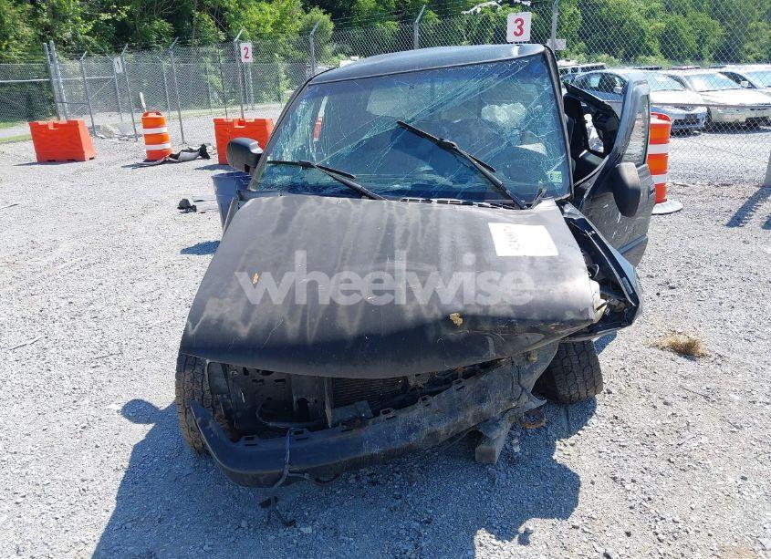 Photo 6 of 2001 Chevrolet S-10 LS (VIN 1GCCT19W518146365)