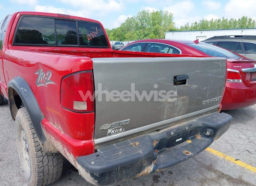 Photo 12 of 2002 Chevrolet S-10 LS (VIN 1GCCT19W528143452)