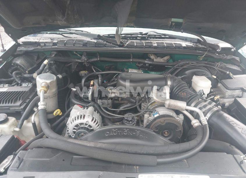 Photo 10 of 1999 Chevrolet S-10 LS (VIN 1GCCT19W5X8129364)