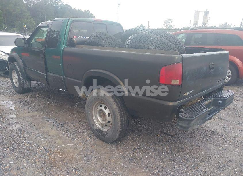 Photo 3 of 1999 Chevrolet S-10 LS (VIN 1GCCT19W5X8129364)