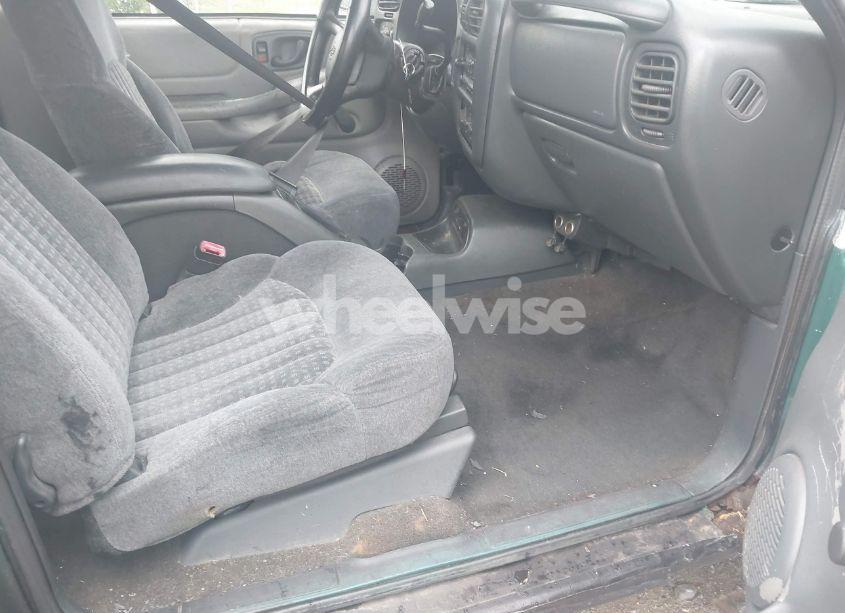 Photo 5 of 1999 Chevrolet S-10 LS (VIN 1GCCT19W5X8129364)