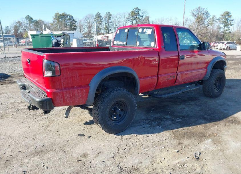 Photo 4 of 2001 Chevrolet S-10 LS (VIN 1GCCT19W618246619)