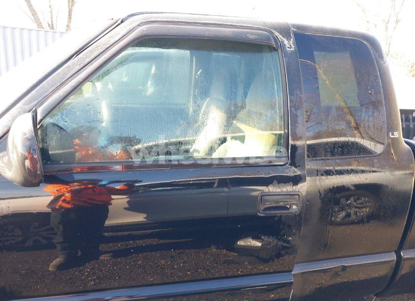 Photo 14 of 1998 Chevrolet S-10 LS (VIN 1GCCT19W6W8116587)