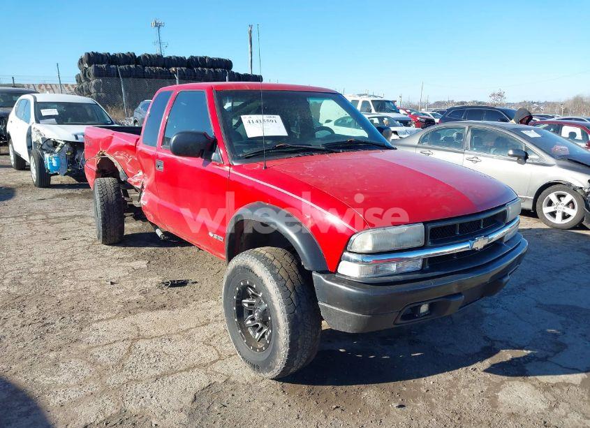 2000 Chevrolet S-10 LS (VIN 1GCCT19W6Y8162858) main photo