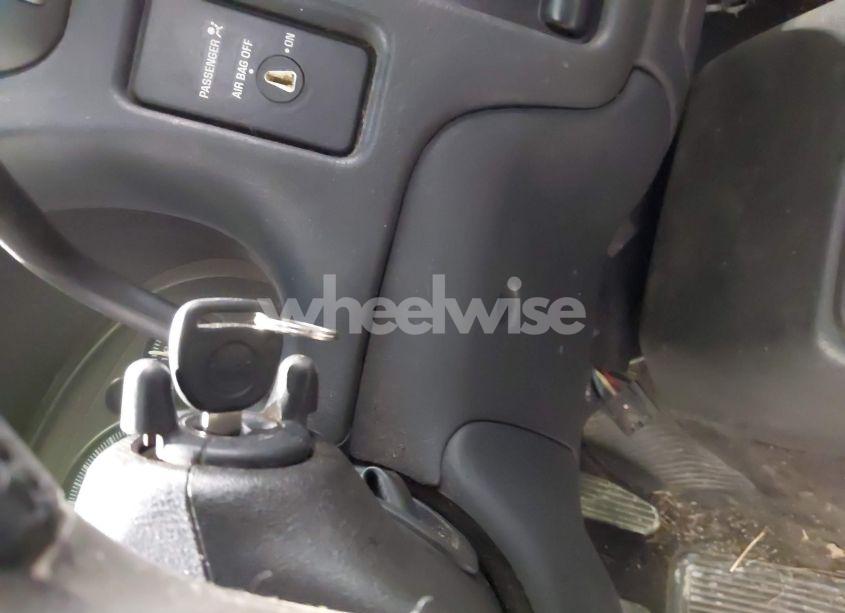 Photo 11 of 2001 Chevrolet S-10 LS (VIN 1GCCT19W918107777)