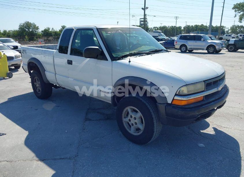 1999 Chevrolet S-10 LS (VIN 1GCCT19W9XK187335) main photo