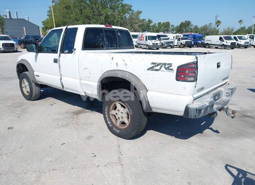 Photo 3 of 1999 Chevrolet S-10 LS (VIN 1GCCT19W9XK187335)