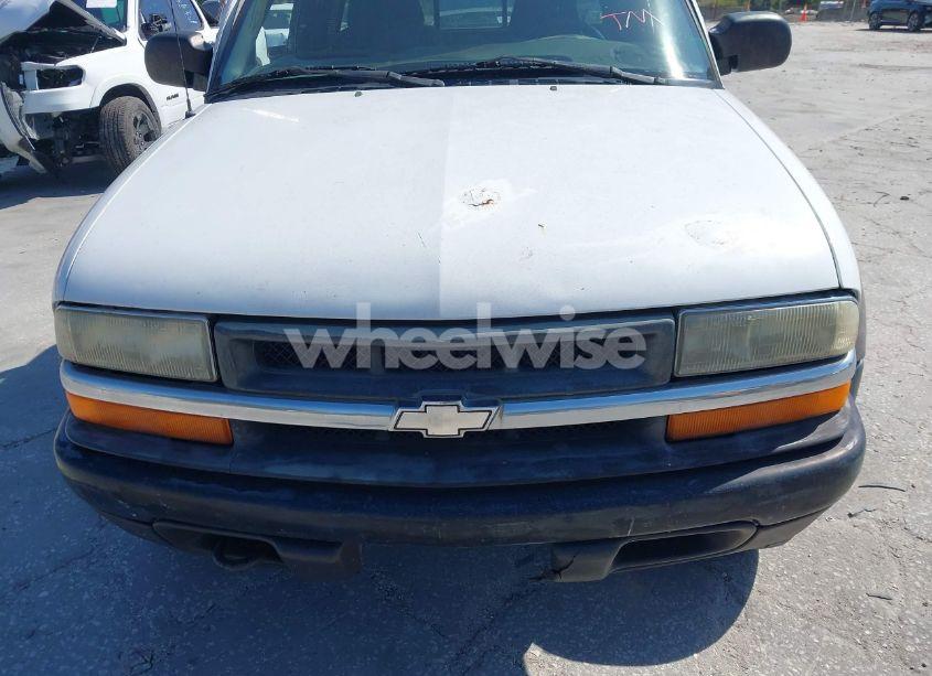 Photo 6 of 1999 Chevrolet S-10 LS (VIN 1GCCT19W9XK187335)