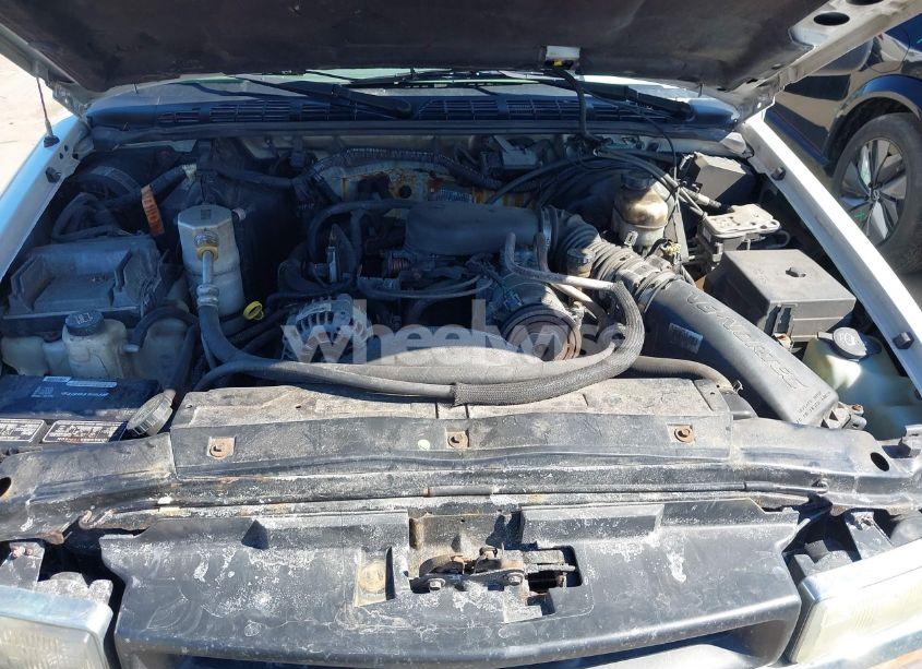 Photo 10 of 2003 Chevrolet S-10 LS (VIN 1GCCT19X038253478)