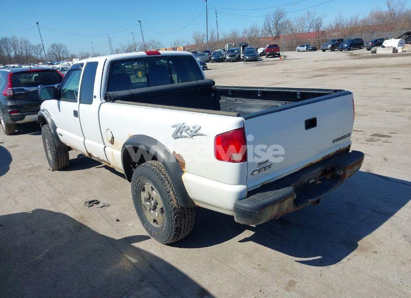 Photo 3 of 2003 Chevrolet S-10 LS (VIN 1GCCT19X038253478)