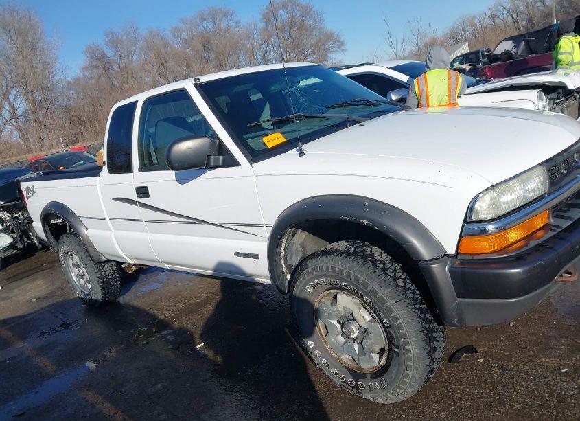 Photo 14 of 2003 Chevrolet S-10 LS (VIN 1GCCT19X238166097)