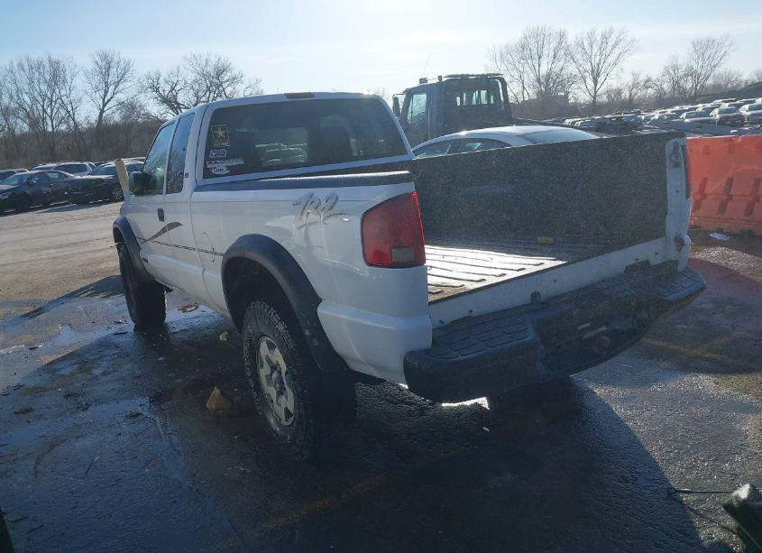 Photo 3 of 2003 Chevrolet S-10 LS (VIN 1GCCT19X238166097)