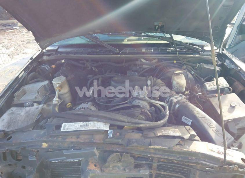 Photo 10 of 2003 Chevrolet S-10 LS (VIN 1GCCT19X738283173)