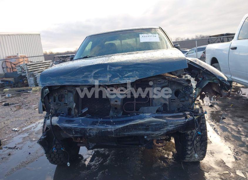 Photo 12 of 2003 Chevrolet S-10 LS (VIN 1GCCT19X738283173)