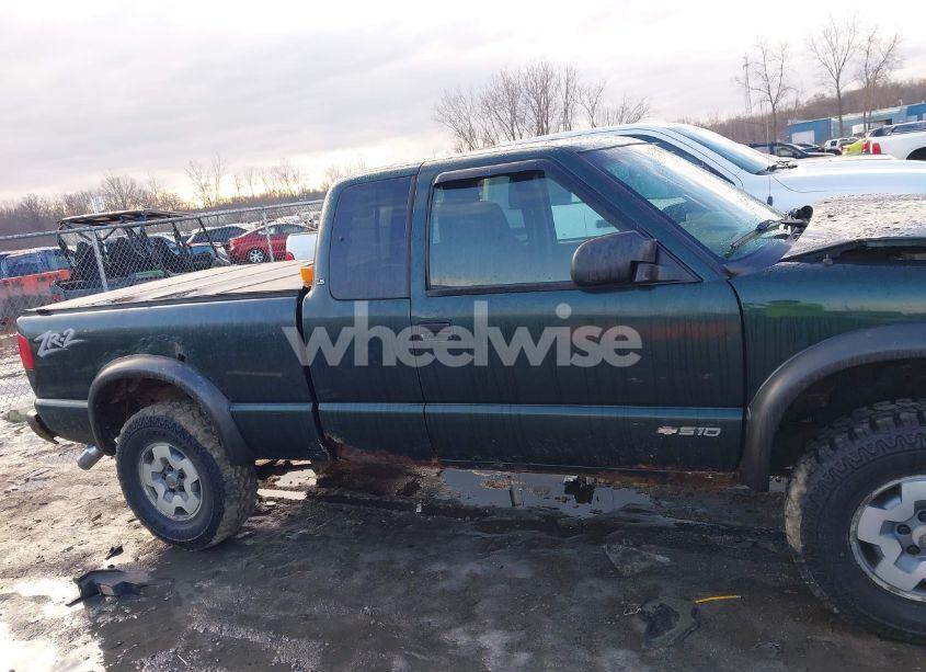 Photo 13 of 2003 Chevrolet S-10 LS (VIN 1GCCT19X738283173)