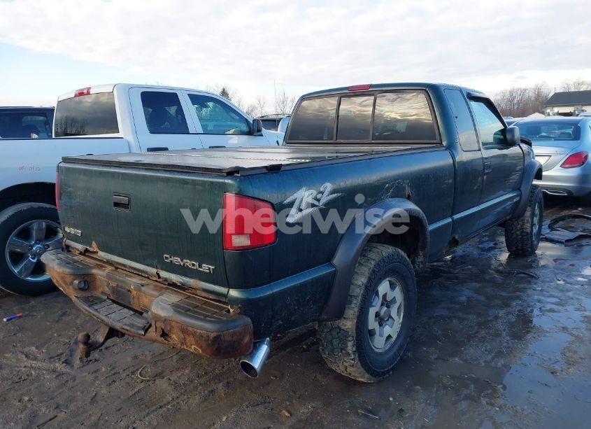 Photo 4 of 2003 Chevrolet S-10 LS (VIN 1GCCT19X738283173)