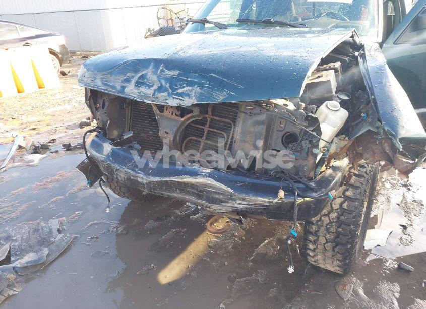 Photo 6 of 2003 Chevrolet S-10 LS (VIN 1GCCT19X738283173)