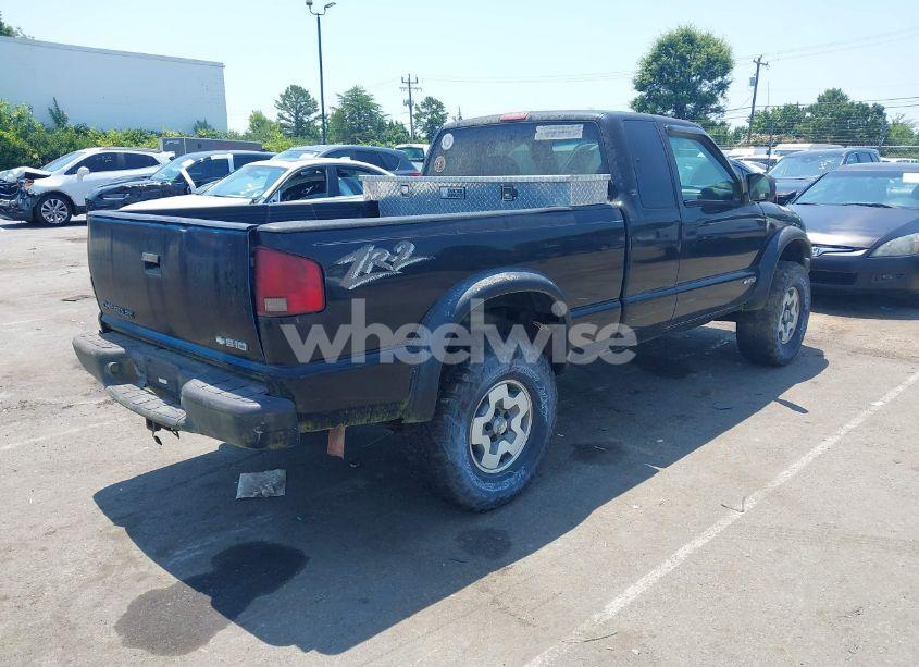 Photo 4 of 2003 Chevrolet S-10 LS (VIN 1GCCT19X938129158)