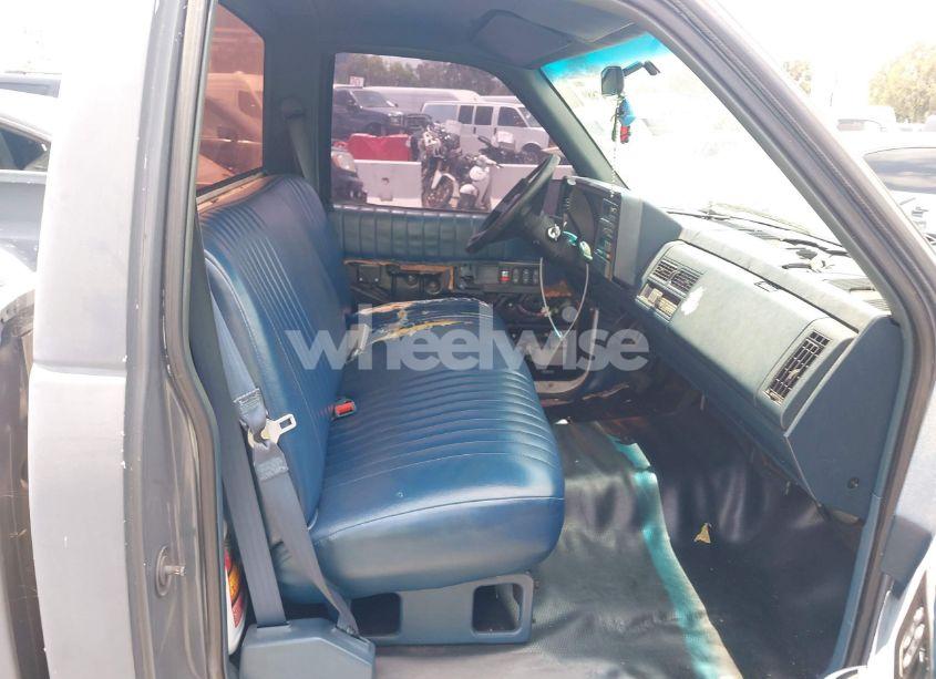 Photo 5 of 1992 Chevrolet Gmt-400 C1500 (VIN 1GCDC14H1NZ202055)