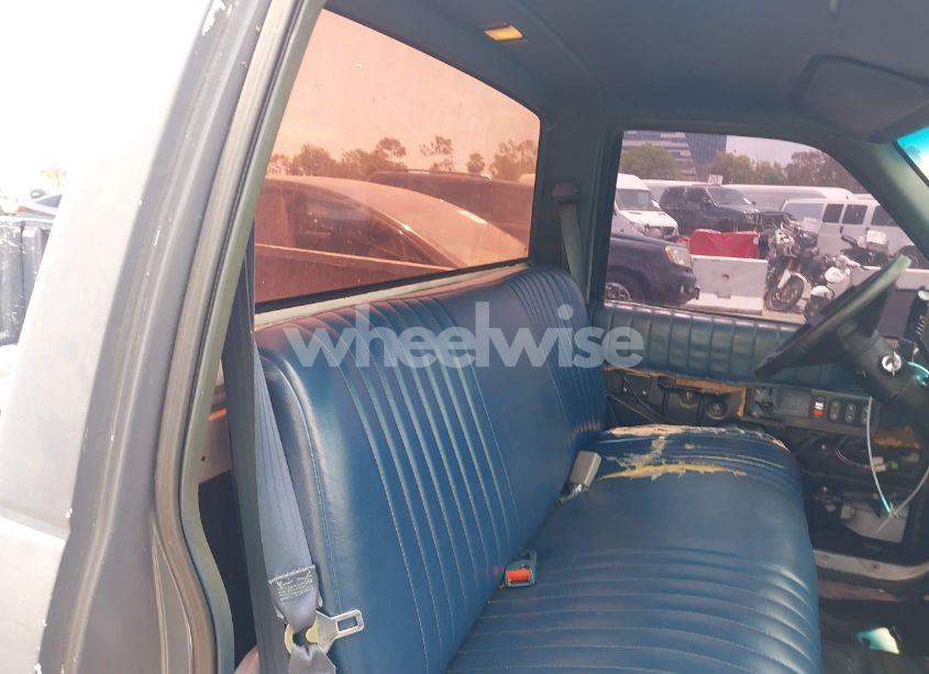 Photo 8 of 1992 Chevrolet Gmt-400 C1500 (VIN 1GCDC14H1NZ202055)