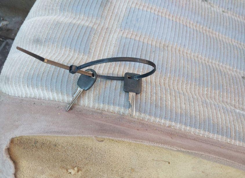 Photo 11 of 1994 Chevrolet Gmt-400 C1500 (VIN 1GCDC14H6RZ162478)