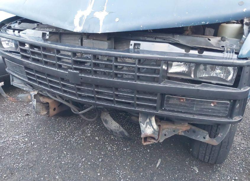 Photo 6 of 1988 Chevrolet Gmt-400 C1500 (VIN 1GCDC14HXJE107737)