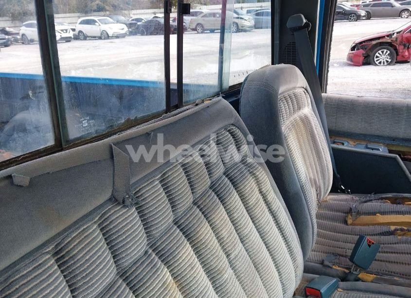 Photo 8 of 1991 Chevrolet Gmt-400 C1500 (VIN 1GCDC14HXMZ224635)