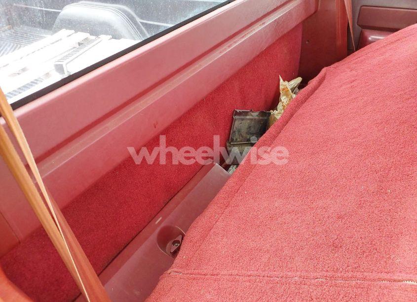 Photo 8 of 1989 Chevrolet Gmt-400 C1500 (VIN 1GCDC14K0KE190768)