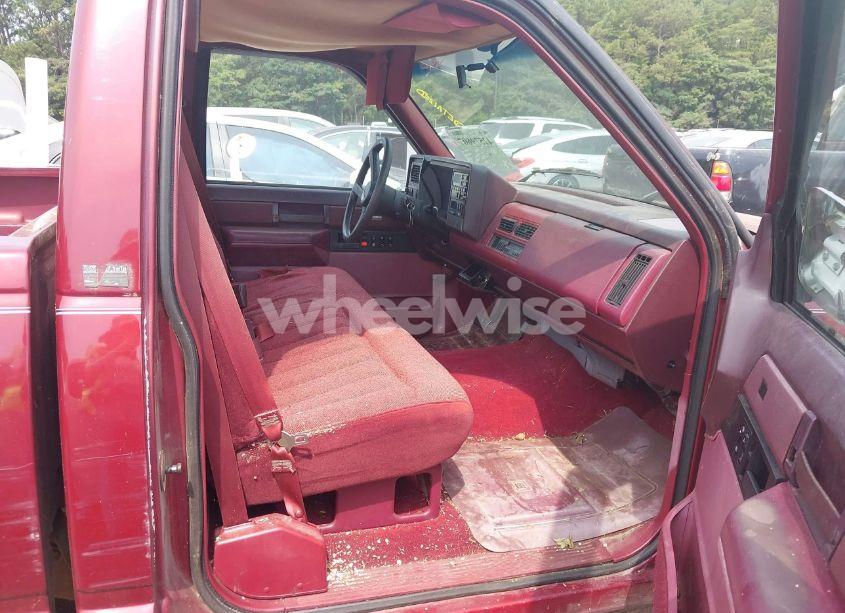 Photo 5 of 1989 Chevrolet Gmt-400 C1500 (VIN 1GCDC14K0KZ190519)