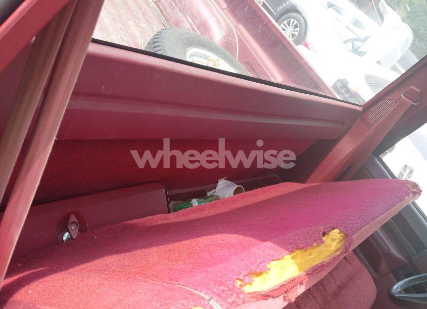 Photo 8 of 1989 Chevrolet Gmt-400 C1500 (VIN 1GCDC14K0KZ190519)